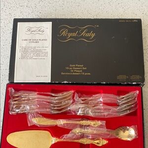 Luxurious Gold Flatware Set for Elegant Dining